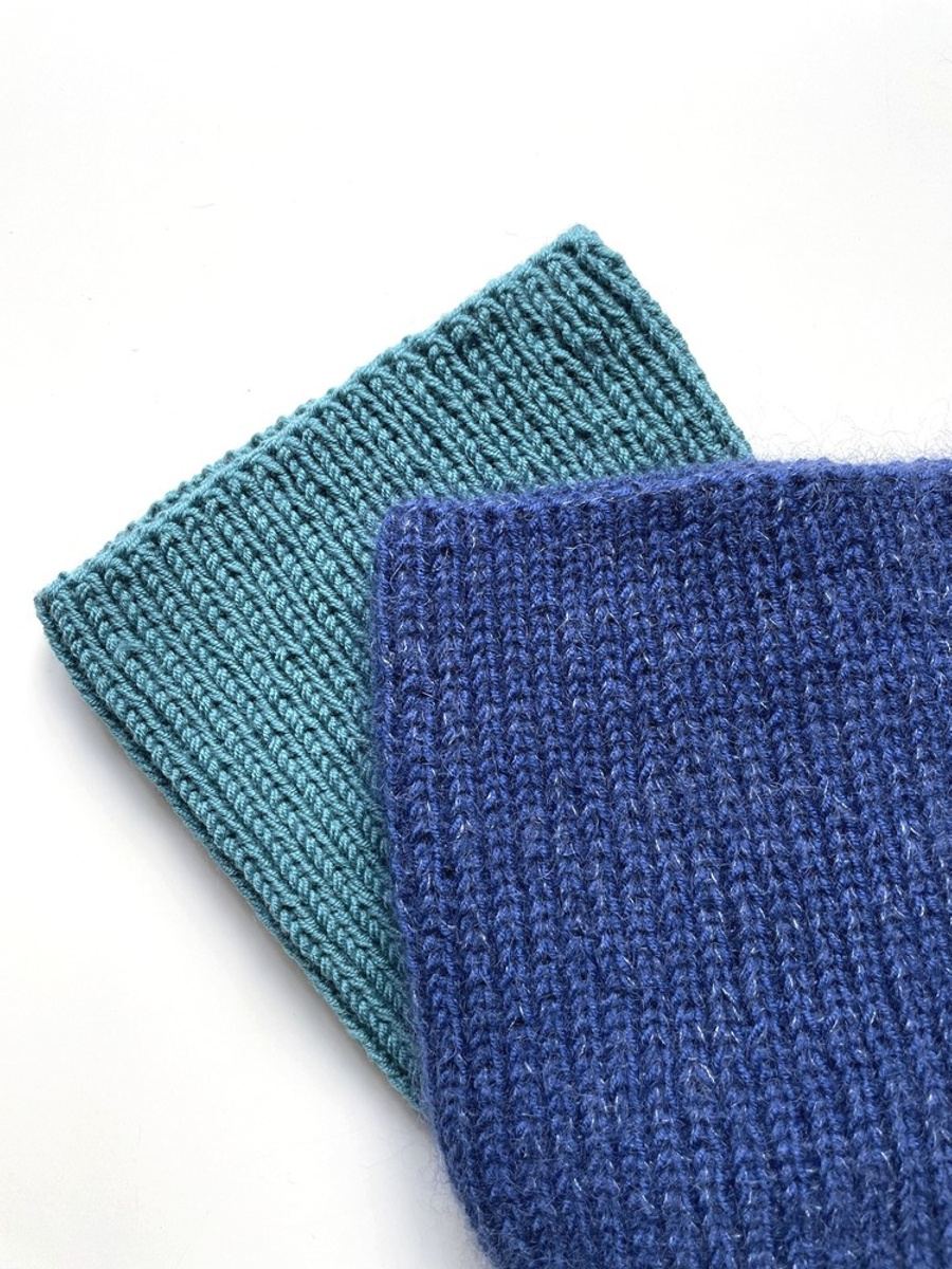 Handgemachte Damenmütze AUREA 100% Baby Merino plus Mohair und Seide 30/28 Blau