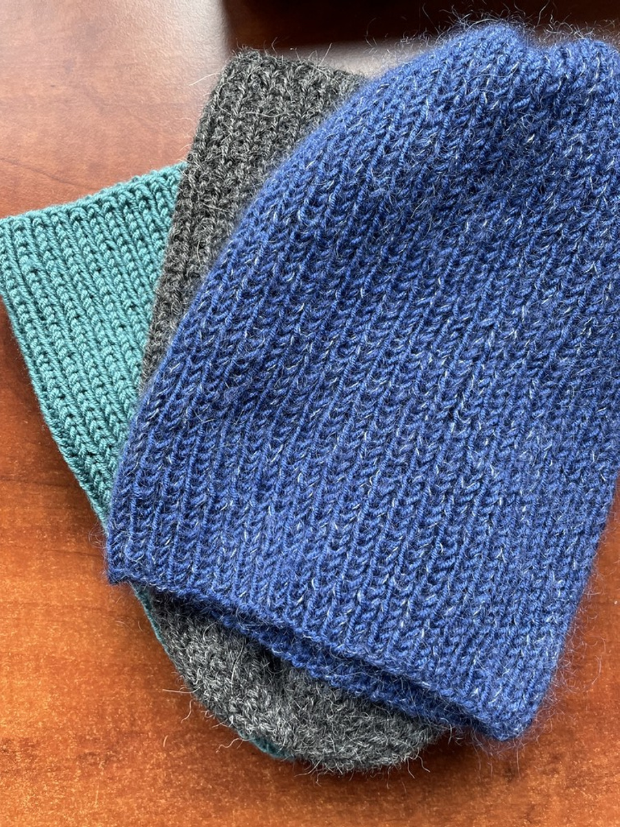 Czapka wełniana NANA 100% Baby Merino 47 Morze Północne