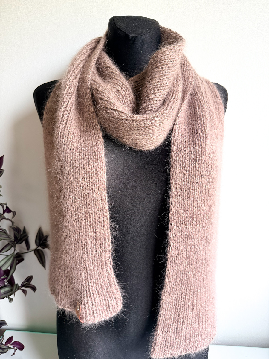 Wełniany szalik Nitkowe Love AUREA 30x180 cm 100% Baby Merino plus moher i jedwab 17/41 Beż