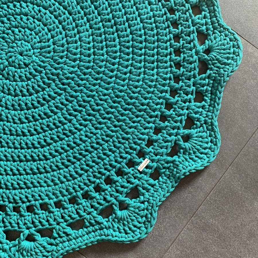 Ręcznie robiony Dywan okrągły ze sznurka bawełnianego ŚLIMAK Z KORONKĄ