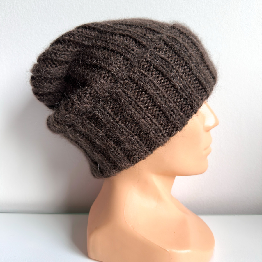 Ręcznie robiona czapka beanie MIRA 100% Merino plus moher i jedwab 09/15 ciemny brąz