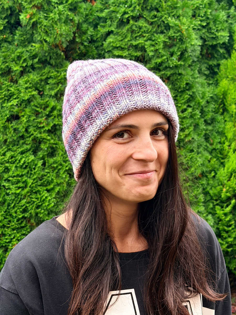 Wywijana czapka merino HELLI 100% Baby Merino 32 Turkusowy