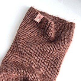 Ręcznie robiony KOMIN 100% Baby Merino plus moher i jedwab 52/35 Czekolada mleczna 35 cm długości