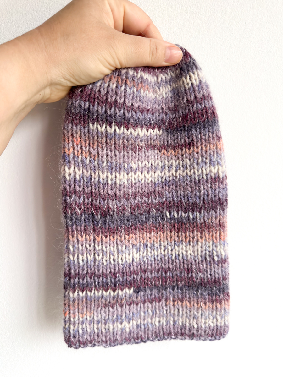 Handmade Czapka damska ALURA Merynos plus moher i jedwab 15/55 fioletowy deszcz