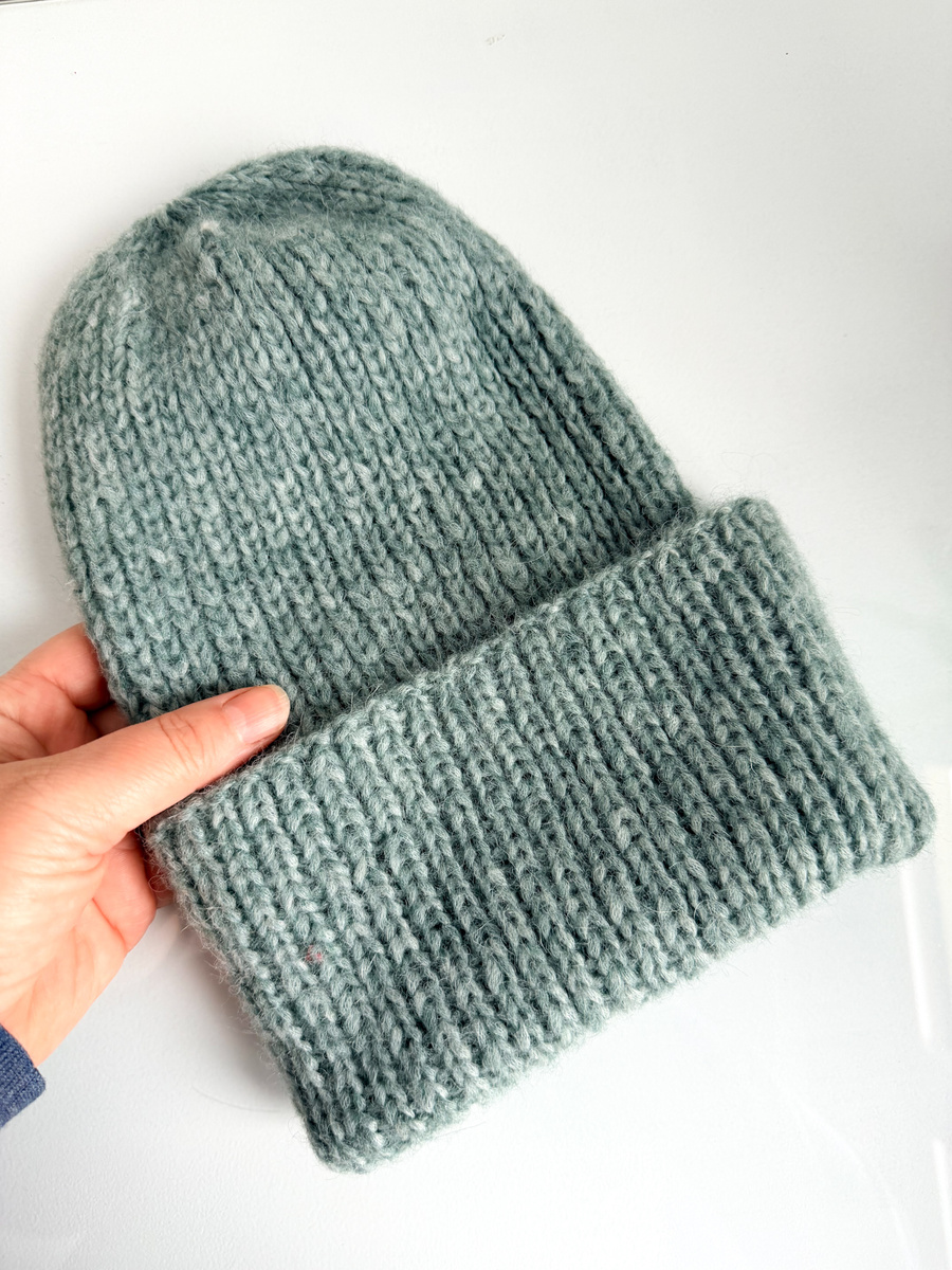 CHMURKA – czapka z alpaki wywijana damska 30 zielona szałwia