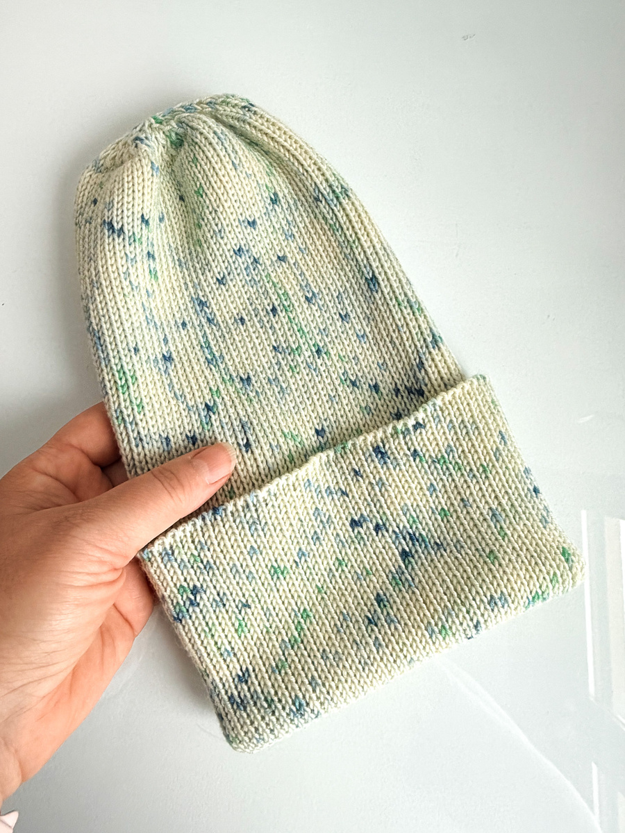 Beanie czapka z wełny merino VARELLA 100% Baby Merino Print 105 magiczna beza