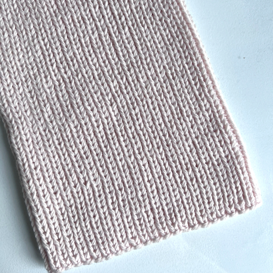 NANA – czapka beanie z wełny baby merino 44 Pudrowy