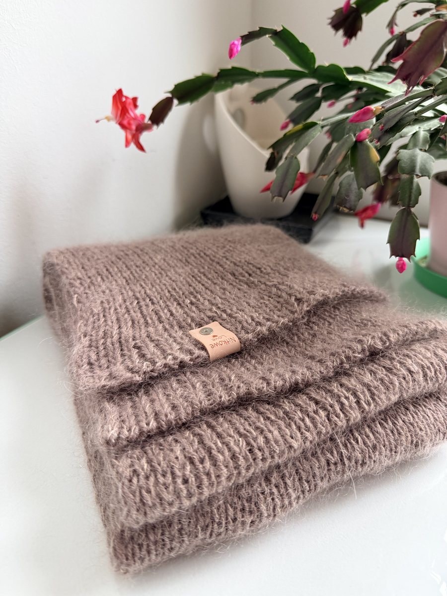 Wełniany szalik Nitkowe Love AUREA 30x180 cm 100% Baby Merino plus moher i jedwab 17/41 Beż