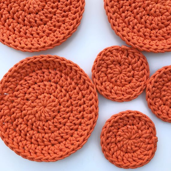 Sweterek, ocieplacz na świecę niebieskiPodkładka pod kubek ze sznurka bawełnianego 22 cm pomarańczowy