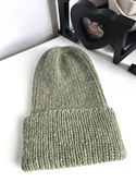 Ręcznie robiona czapka beanie AUREA 100% Baby Merino plus moher i jedwab 38/18 Oliwka