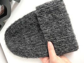 WATA CUKROWA – czapka damska z alpaki 05 czarny