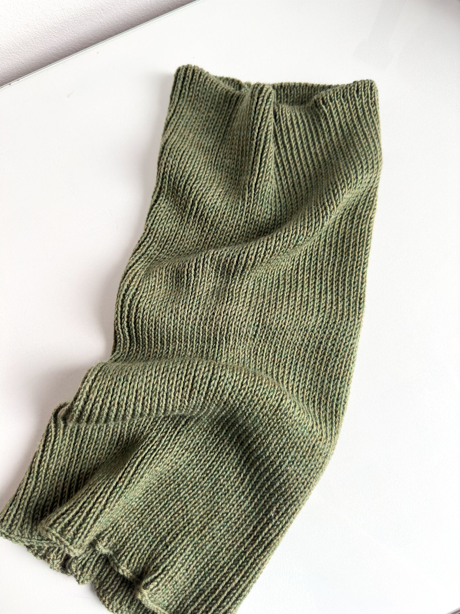 Ręcznie robiony KOMIN VARELLA 100% Baby Merino - CHOOSE COLOR