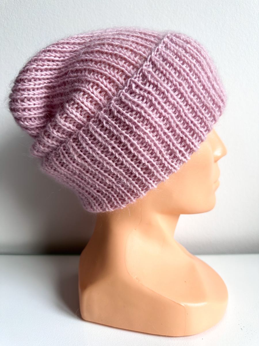 Ręcznie robiona czapka beanie AUREA 100% Baby Merino plus moher i jedwab 54/63 Pudrowy róż