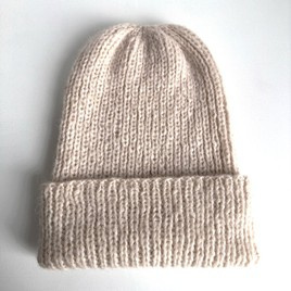 CHMURKA – czapka z alpaki wywijana ręcznie robiona 02 pszeniczny