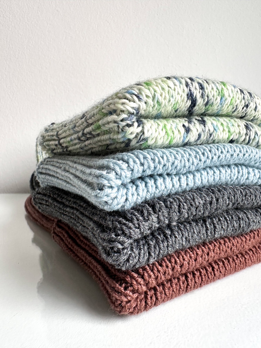 VARELLA – czapka merino beanie wywijana 100% Baby Merino 43 Jasny Morski