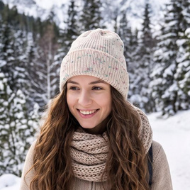 VARELLA – czapka z wełny merino 101 Jagody & Śmietanka Handmade