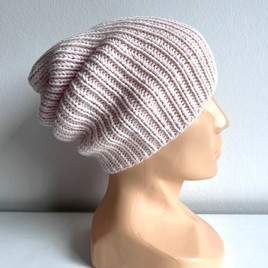 NANA – czapka beanie z wełny baby merino 44 Pudrowy