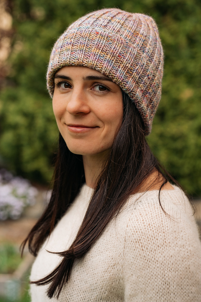 NELLI – ręcznie robiona czapka merino beanie 22 Fairytale różowa wywijana