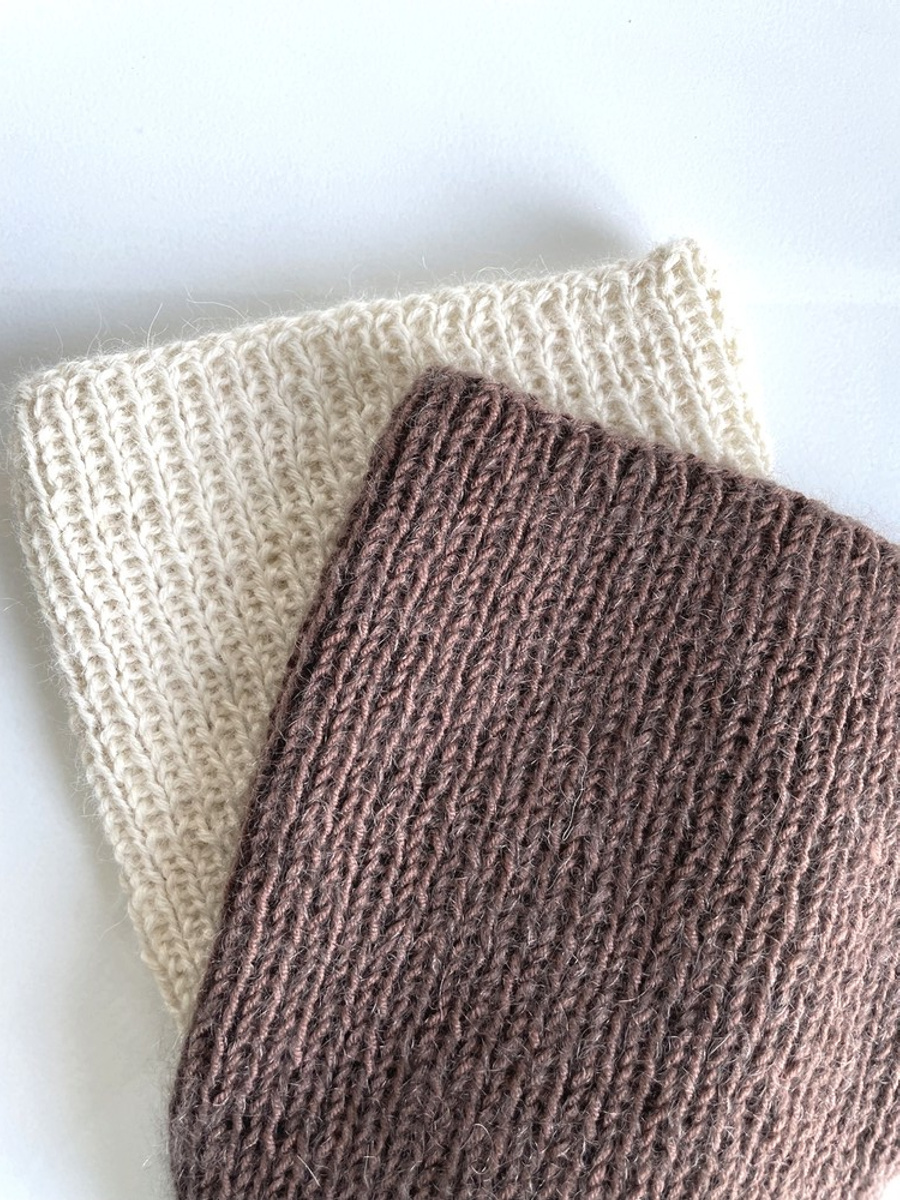 Handgemachte Damenmütze AUREA 100% Baby Merino plus Mohair und Seide 52/15 Zartbitterschokolade