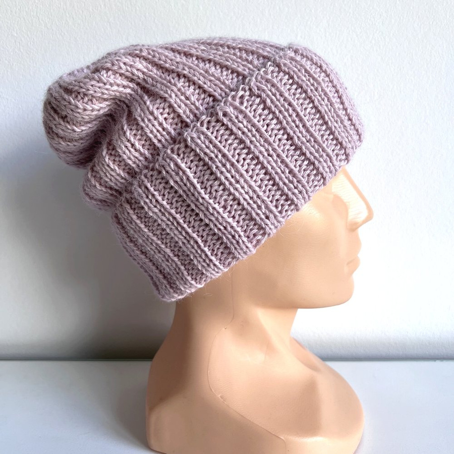 LAURIN Handgemachte Damenmütze aus 100% Alpaka 3112 Rosa mit einem Hauch Beige