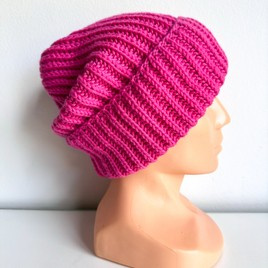 BRIOSZKA – czapka damska beanie z wełny merino 100% 22 Magenta różowa jesienno-zimowa