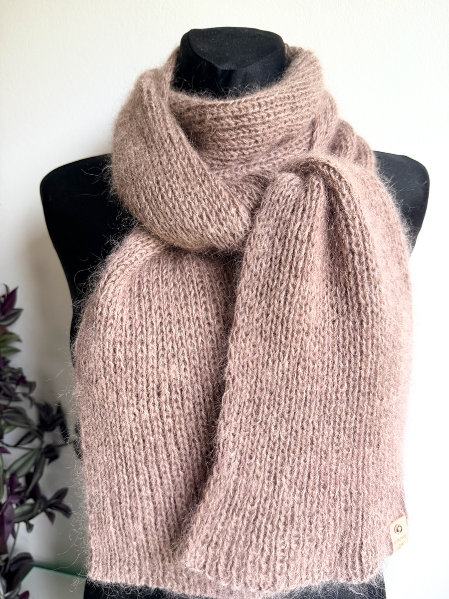 Wełniany szalik Nitkowe Love AUREA 30x180 cm 100% Baby Merino plus moher i jedwab 17/41 Beż