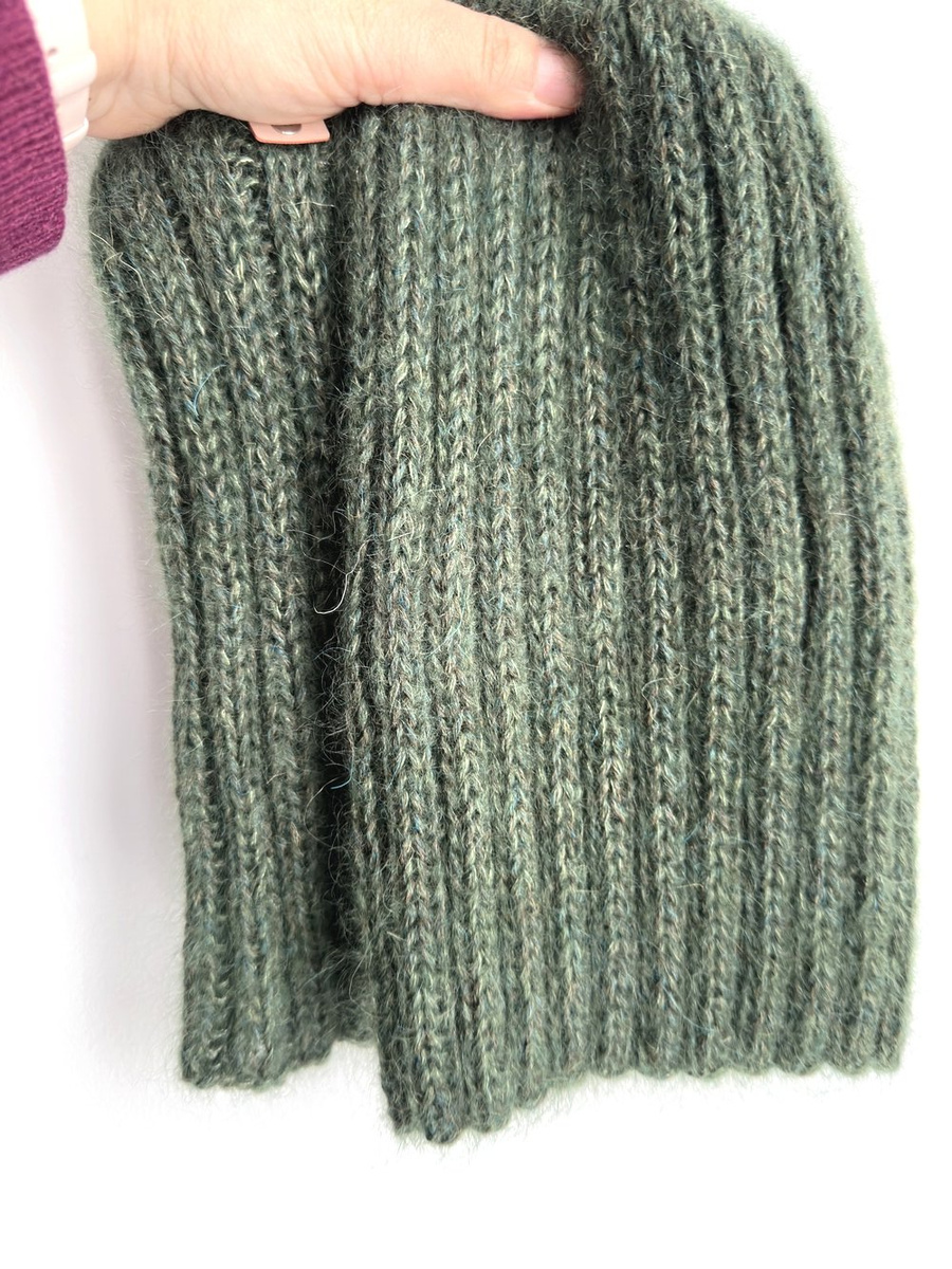 Ręcznie robiony KOMIN 100% Baby Merino plus moher i jedwab 52/35 Czekolada mleczna 35 cm długości