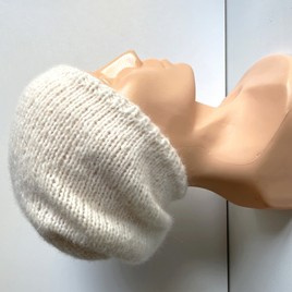 CHMURKA – czapka z alpaki damska 01 ecru