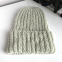 MARGARET Handgemachte Mütze mit Umschlag Alpaka + Mohair und Seide 9030/47 Lody Pistacjowe