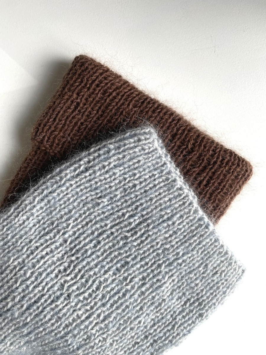 Handgemachte Damenmütze AUREA 100% Baby Merino plus Mohair und Seide 22/06 Grau Hellblau