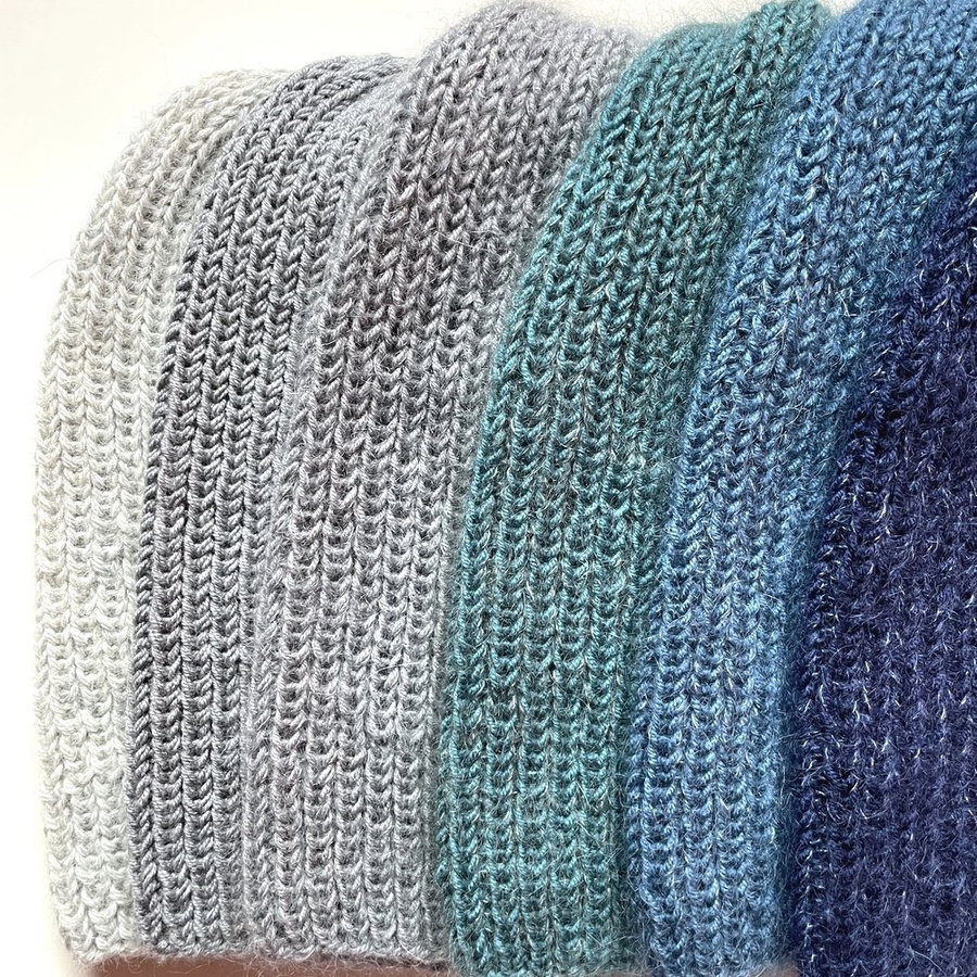 Handmade Czapka damska AUREA 100% Baby Merino plus moher i jedwab 13/28 Granatowy