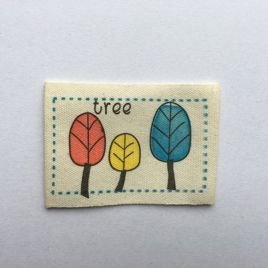 Naszywka materiałowa 3,5x5,5 cm Drzewa
