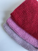 Handgemachte Damenmütze AUREA 100% Baby Merino plus Mohair und Seide 16/14 Rot