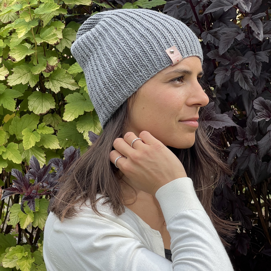 NANA – ręcznie robiona czapka beanie z wełny baby merino 19 szary jesienno-zimowa
