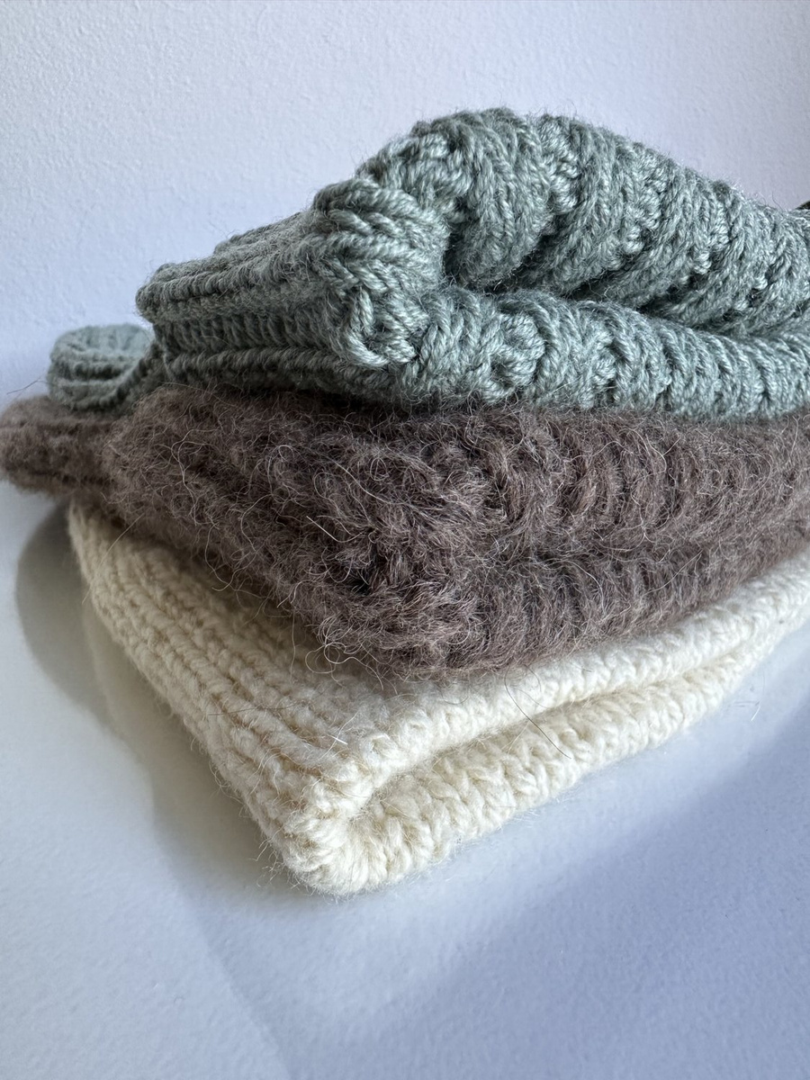 HELLI – czapka merino wywijana 100% baby merino 50 Zielona Szałwia jesienno-zimowa