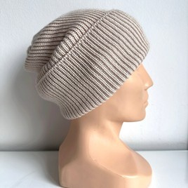 VARELLA – czapka beanie z wełny merino 100% Baby Merino 59 Pszeniczny, jesienno-zimowa, ręcznie robiona