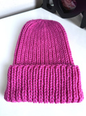 JANKA – gruba czapka zimowa z wełny 105 Magenta, handmade