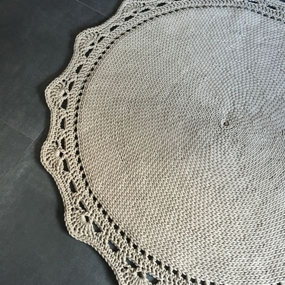 Ręcznie robiony Dywan okrągły ze sznurka bawełnianego CAMEL Z KORONKĄ