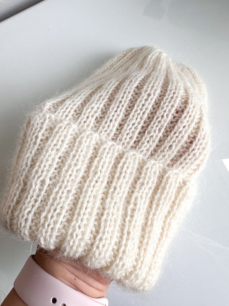 MARGARET Handgemachte Mütze mit Umschlag Alpaka Mohair und Seide 100/01 Ecru