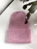 Ręcznie robiona czapka beanie AUREA 100% Baby Merino plus moher i jedwab 54/63 Pudrowy róż