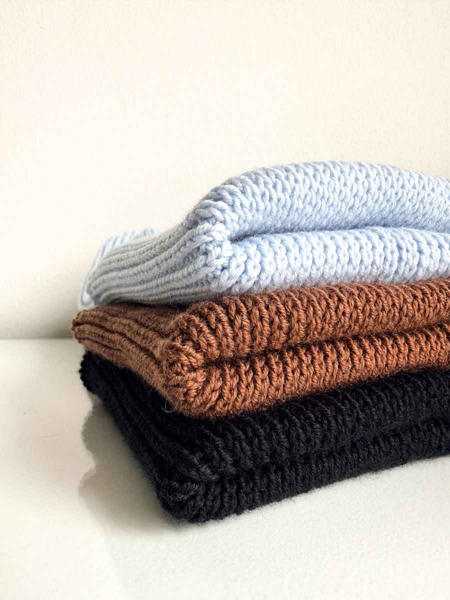 VARELLA – czapka merino wywijana 100% Baby Merino 53 Rosa niebieska