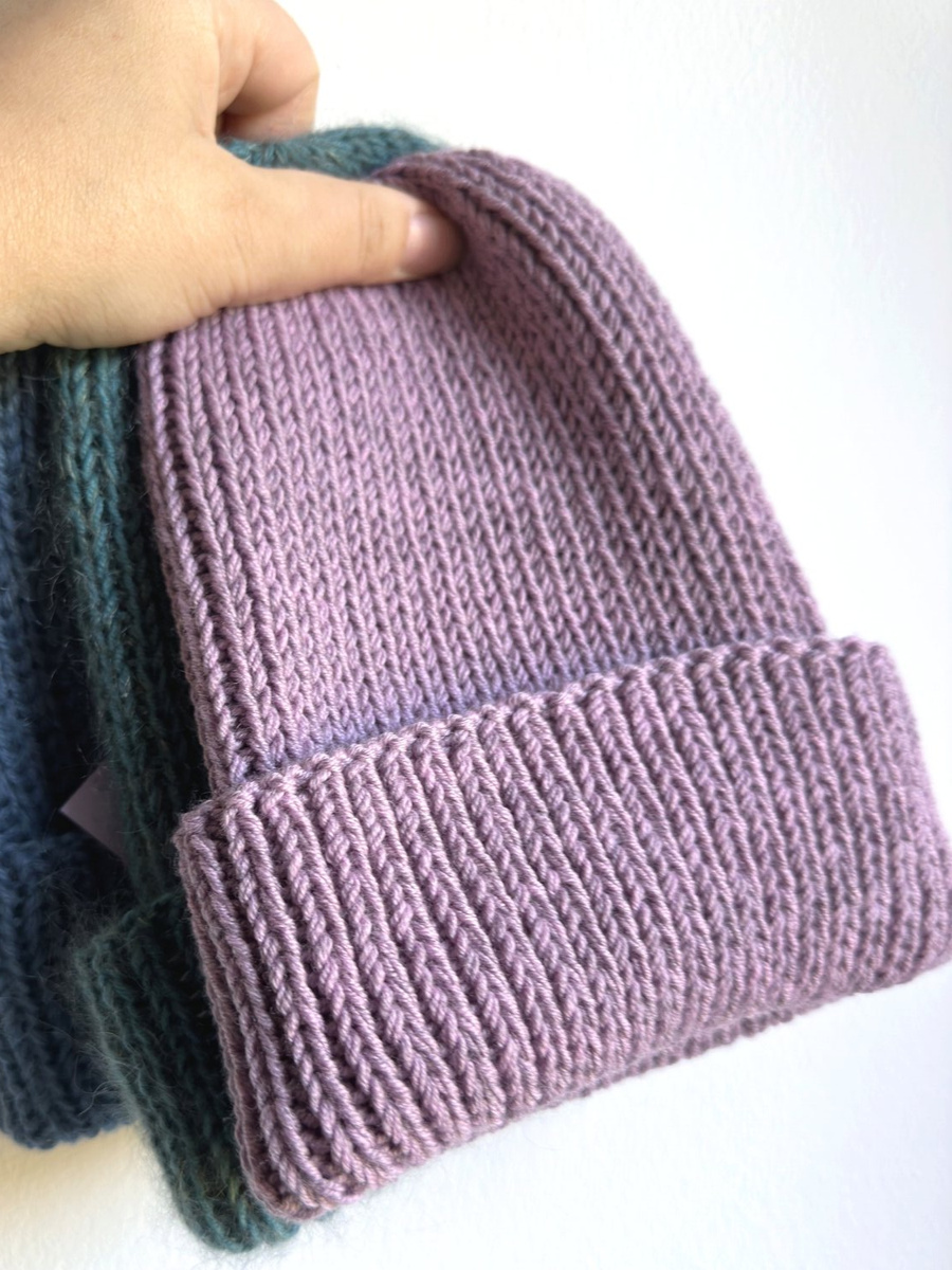 NANA – czapka wywijana z wełny baby merino 39 Fioletowa Orchidea