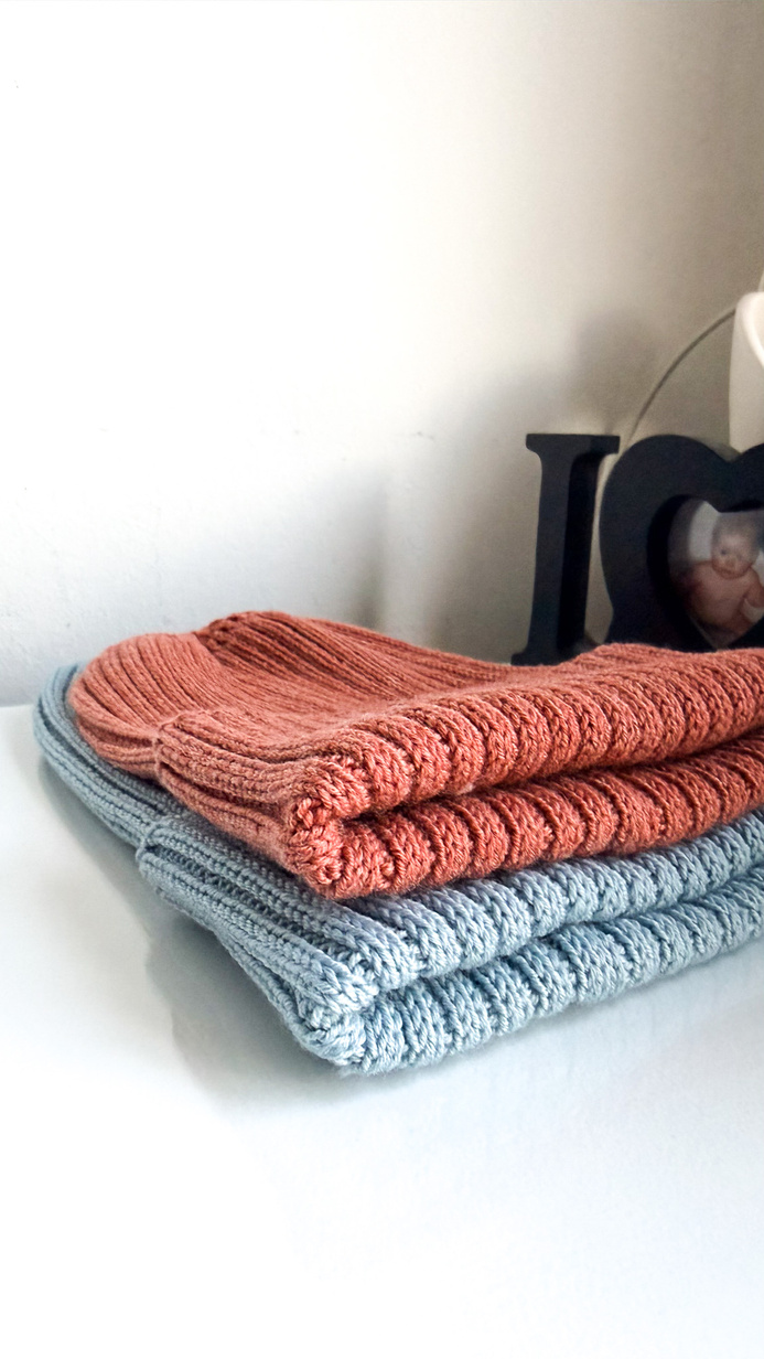 VELLA Turn-Up Beanie 100% Baby Merino Wool 48 Blush