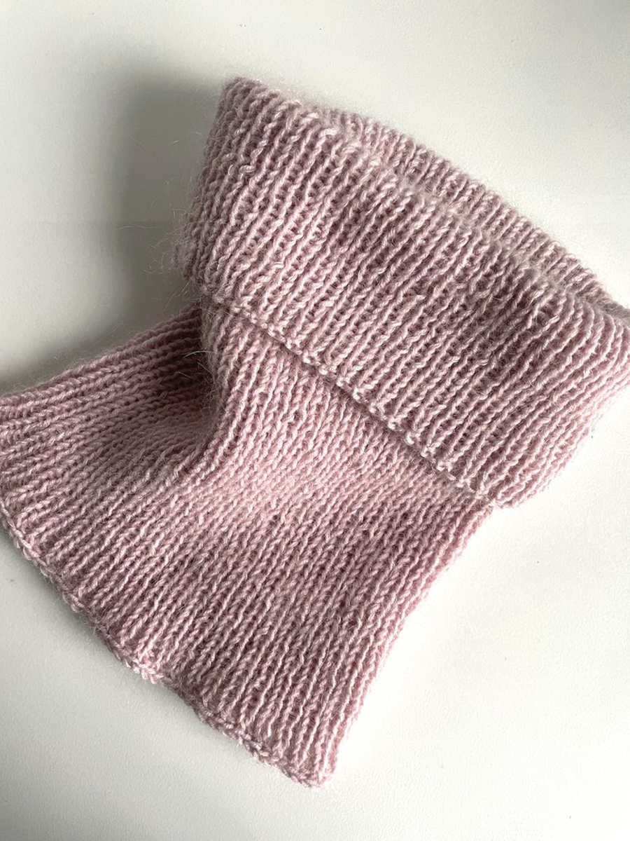 Ręcznie robiony KOMIN 100% Baby Merino plus moher i jedwab 54 Pudrowy Róż 35 cm długości