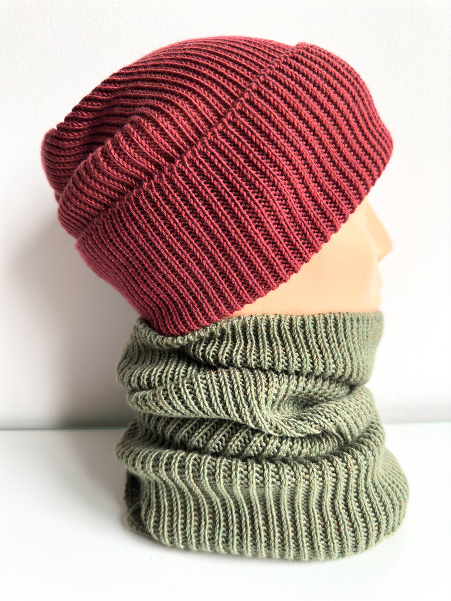 VARELLA Turn-Up Merino Wool Beanie 100% Baby Merino 51 Burgundy
