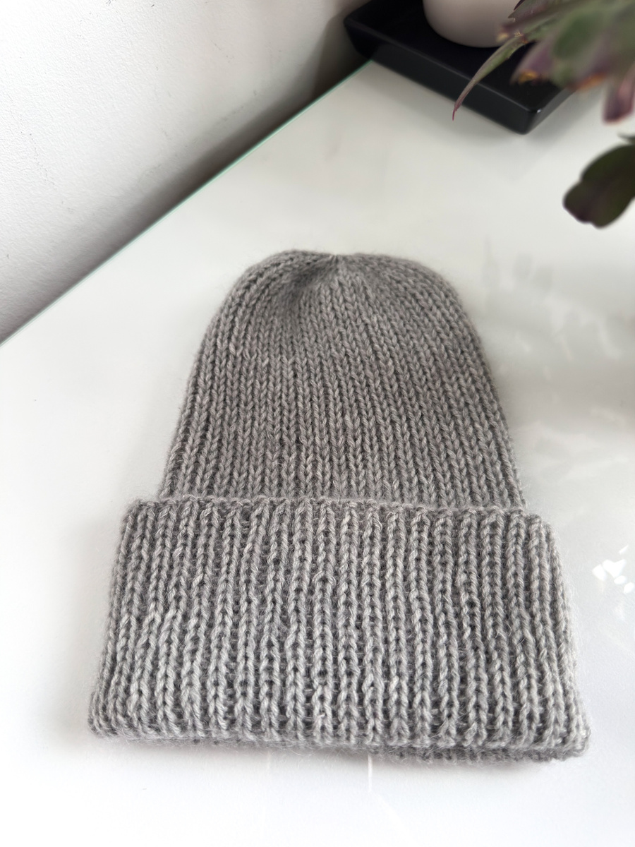 Ręcznie robiona czapka beanie AUREA 100% Baby Merino plus moher i jedwab 43/08 Jasny Morski