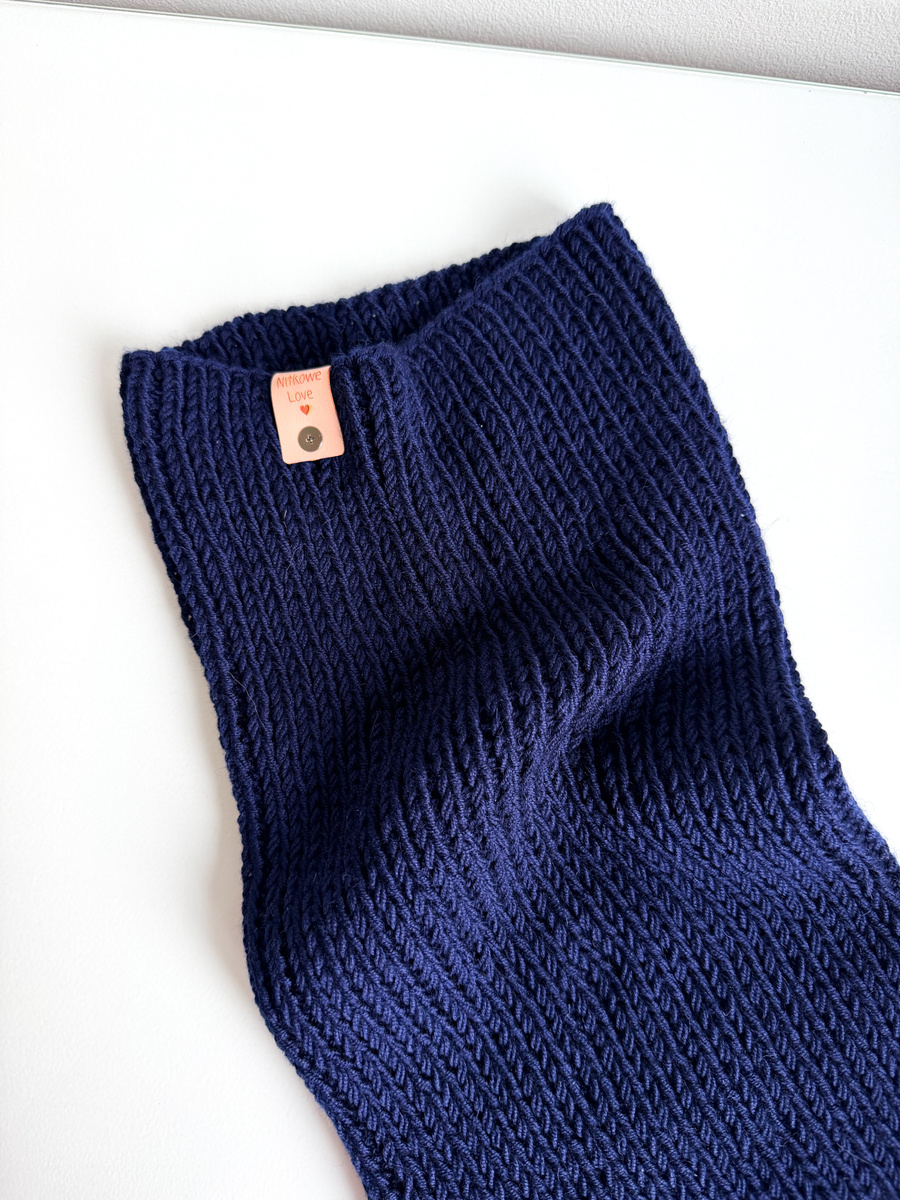 Ręcznie robiony KOMIN 100% Baby Merino 19 Szary 30 cm długości