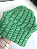HELLI Mütze mit Umschlag aus Merinowolle 100% Baby Merino 31 jaskrawozielony Unisex