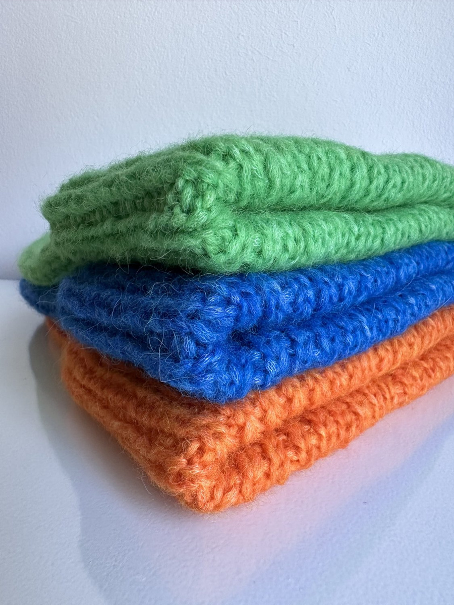 CHMURKA Handmade Turn-Up Alpaca Beanie 43 Papuzia Zieleń