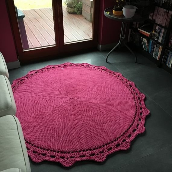 Ręcznie robiony Dywan okrągły ze sznurka bawełnianego CAMEL Z KORONKĄ